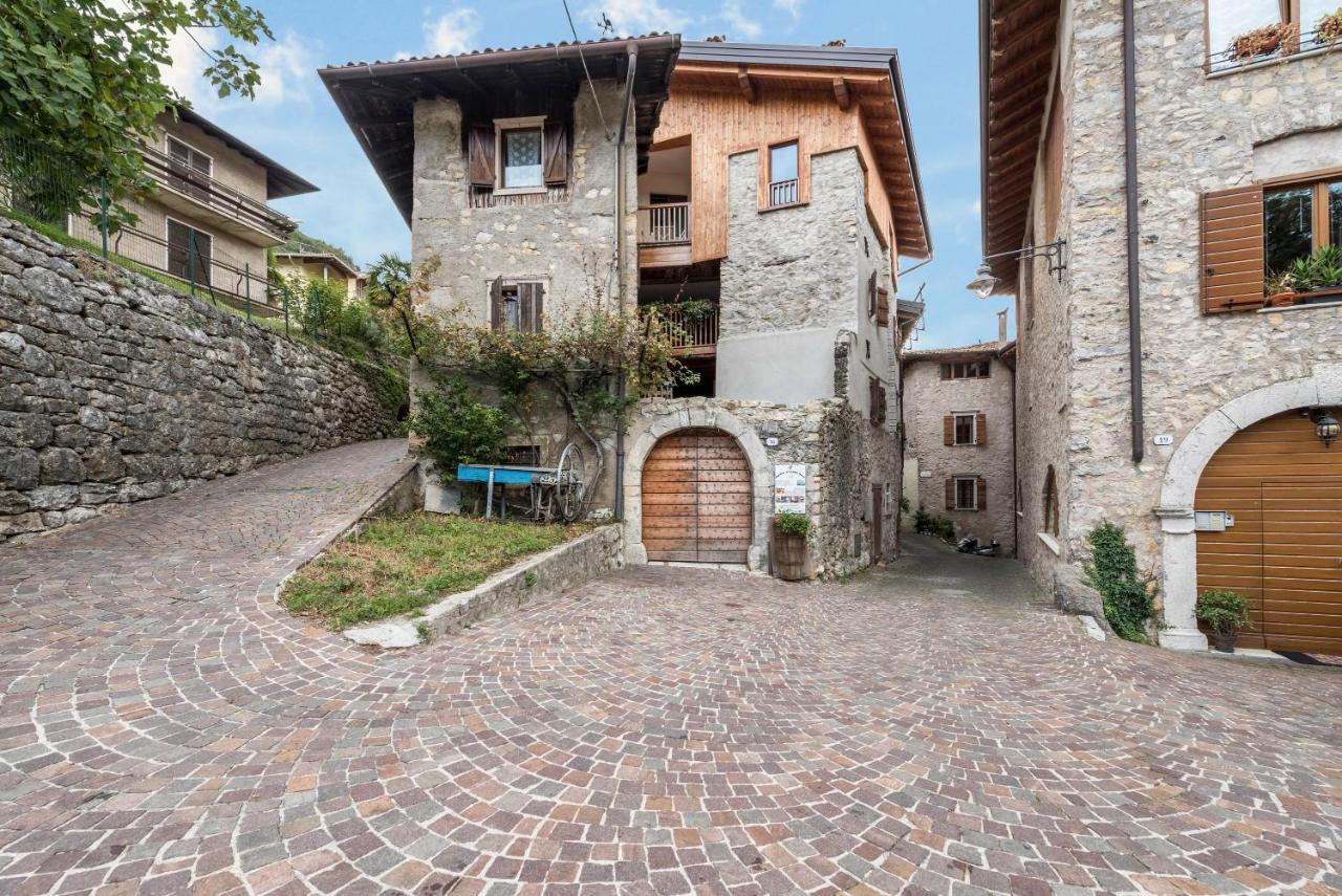 Agriturismo Al Gallo Nero La Torre Tenno Exteriér fotografie